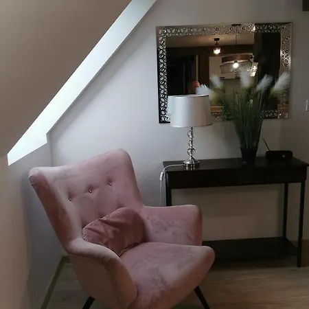 Daire Under The Hill 3