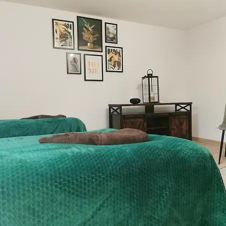 Apartmán Under The Hill 3 *