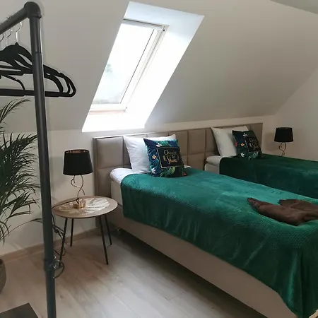 Under The Hill 3 Daire *