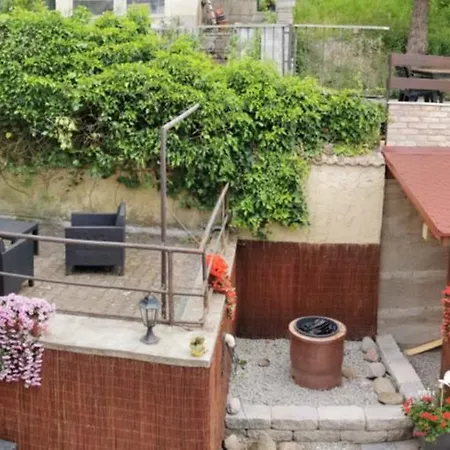 Under The Hill 3 Daire *