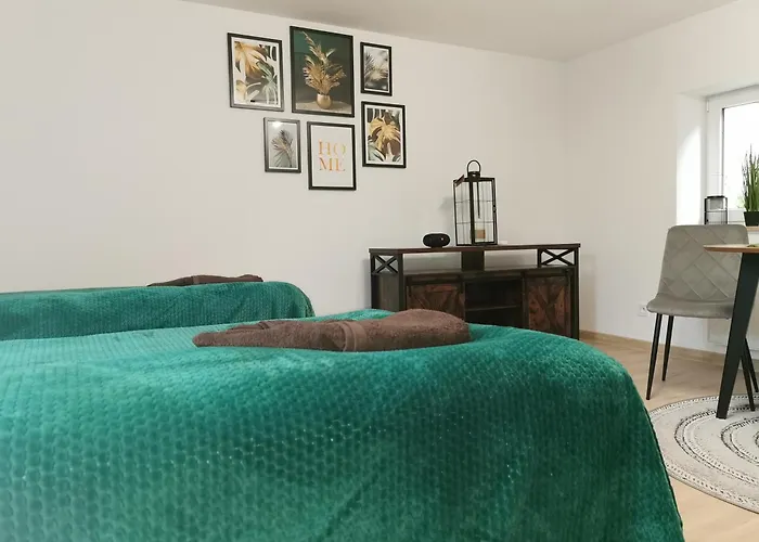 Apartament Under The Hill 3 *