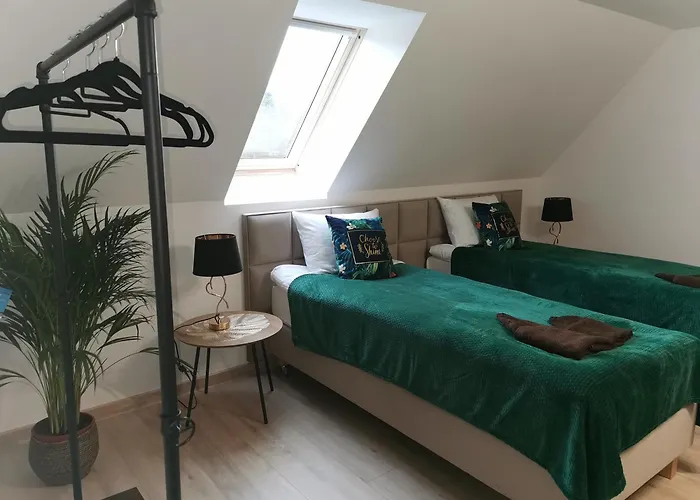 Under The Hill 3 Apartament *