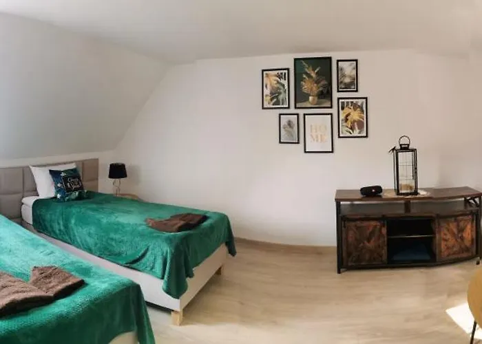 Under The Hill 3 Mużaków