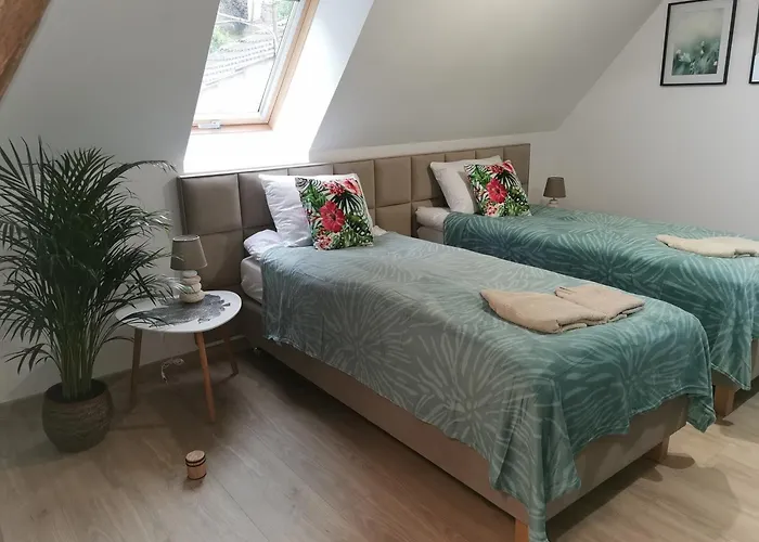 Under The Hill 3 Apartament *