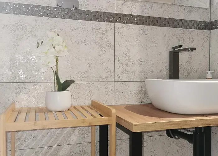 Under The Hill 3 Apartament *