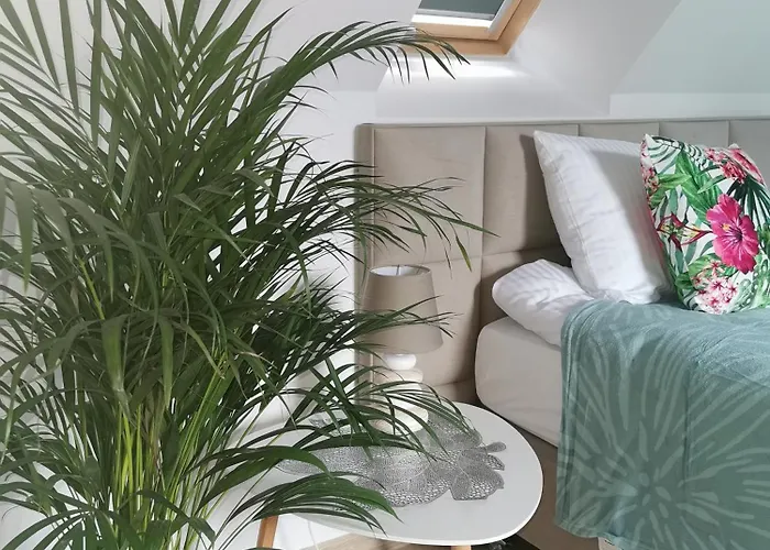 Apartament Under The Hill 3 *